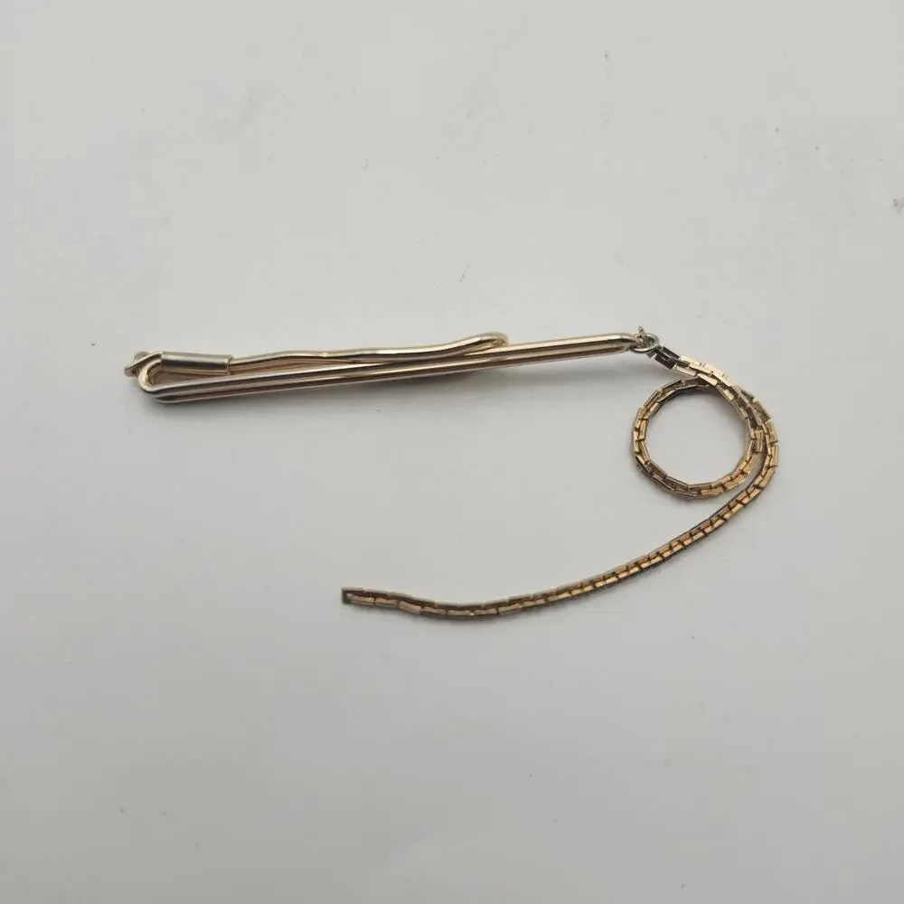Vintage Swank‎ Tie Bar Clip w Safety Chain Gold Tone Mid Century Mens Accessory